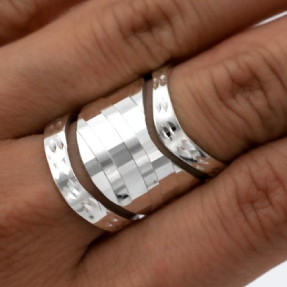 Jewelry 925 Silver sparkly unique ring (size 7US)